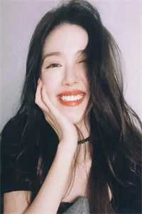 小姐逼我暖床，我直接做她后娘