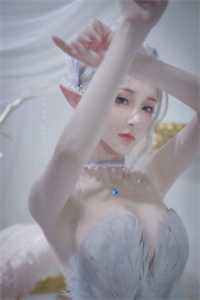 被逐出豪门？假千金反手闪婚首富