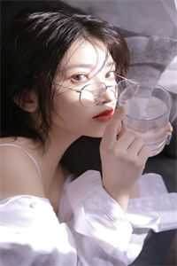 江楼月谢尧