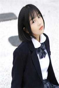 李震