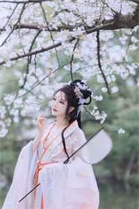 胭脂血，爱意埋骨