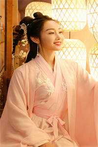 乡村槐树花开