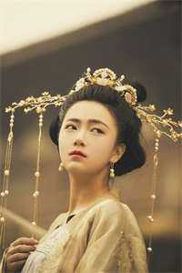 离婚后，神医大佬她美得发光