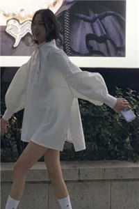 被逐出宗门后，美人师尊跪求我原谅