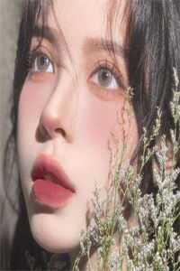 双面镜中的婚姻。
