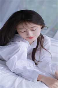 踹开吸血弟妹，娶白月光成首富