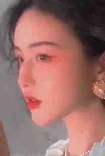 孕期丈夫夜总会陪酒女庆祝生日