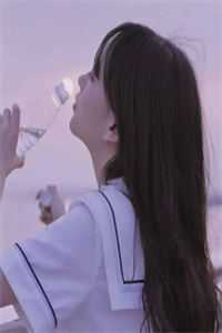透视妻子手机，三年婚姻全是戏