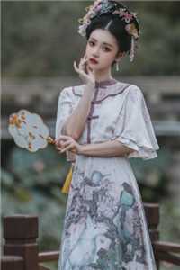 求婚宴上，未婚夫和前任当众接吻