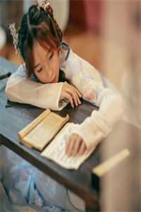 冻死冰湖中，我重生独美谋东宫