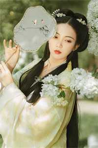 穿越大逃杀，我靠做药膳获得残暴女王的青睐，成功得到2亿奖金