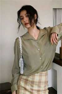 穿书七零俏农女，禁欲大佬跪地哄