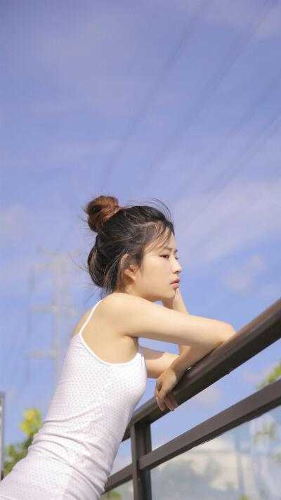 放手后，女帝哭着求我别走
