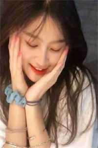 重生后，我靠美妆系统成了大佬