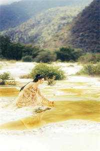 别人末世乱杀，我躺庄园吃瓜