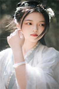 穿越三年后，我嫁给了未婚夫的死对头